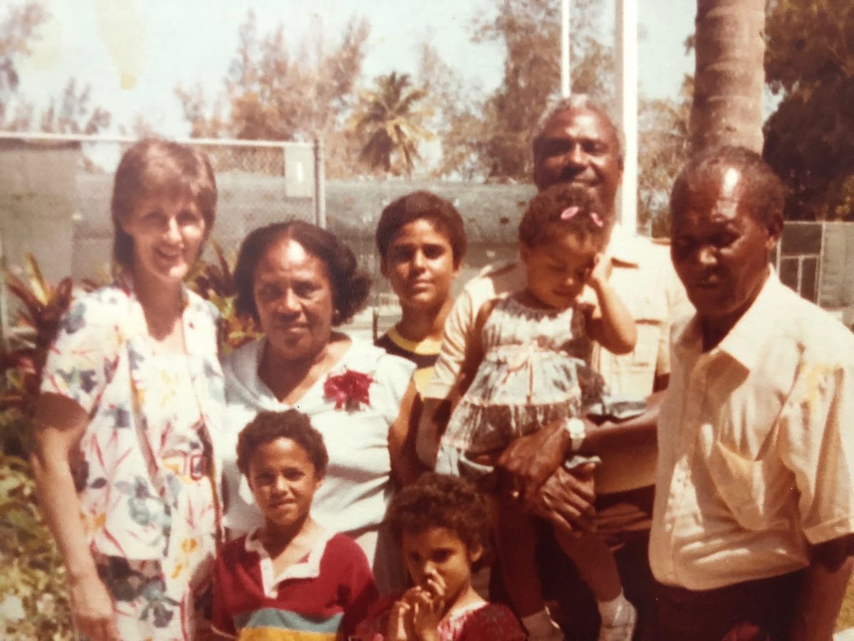 2Cool2Blog's tweet image. Former Lakers champion Rick Fox announces that he is running for the political office in the Bahamas