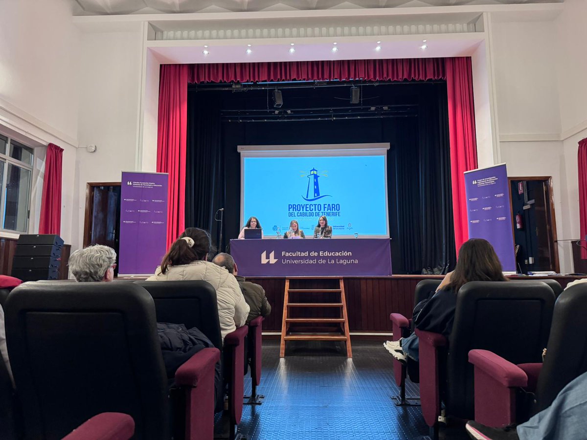 fg_ull's tweet image. 📍 FARO estuvo presente en las I Jornadas Tecnoedu, un encuentro centrado en la innovación real de las aulas.

📱 El equipo de esta iniciativa participó en la muestra de proyectos de innovación de la #ULL, para hablar de la prevención de la adicción digital en la etapa escolar.