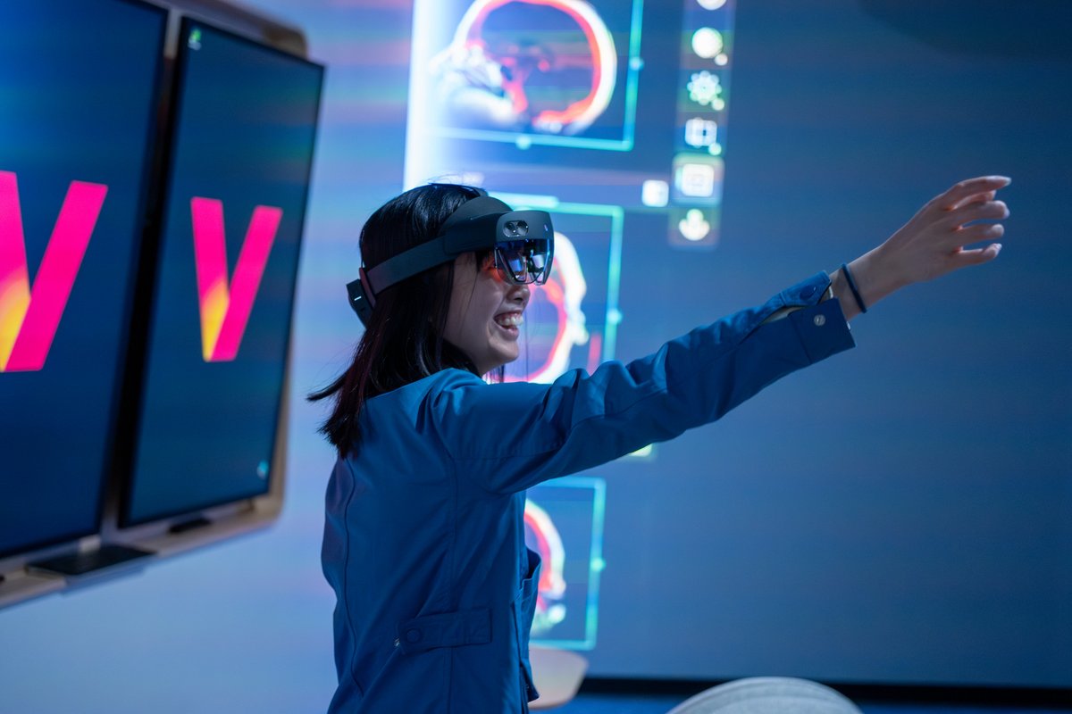 devmissionorg's tweet image. Our Fall Cohort just got INSIDE Verizon’s Innovation Lab — testing VR, AR, 5G tech, and seeing how the future is being built right here in the Bay. Huge shoutout to Verizon for giving our trainees a front-row seat to real innovation.

#DevMission #BayAreaYouth #DiversityInTech