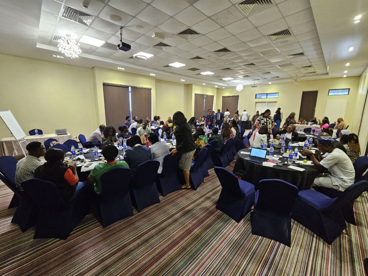 TechSocietal's tweet image. Reflecting on our recent collaboration with the Lagos State Domestic and Sexual Violence Agency (DSVA), where our expertise supported a critical response to the rising threat of Technology-Facilitated Sexual and Gender-Based Violence (TFSGBV).

We facilitated a pivotal session on…