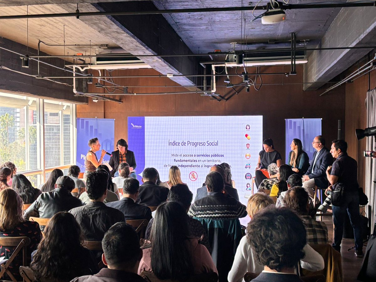 🚨 #EnVivo 🚨
Presentación del Índice de Progreso Social 2025
Aunque la pobreza bajó, millones siguen enfrentando carencias.
👉 Únete bit.ly/IPS2025yt

Escucha a  <a href="/Sofia_RamirezA/">Sofia R</a>, Lisa Sánchez de <a href="/MUCDoficial/">México Unido Contra la Delincuencia</a>, <a href="/robertovelezg/">Roberto Vélez G.</a> del <a href="/ceeymx/">CEEY</a> y  <a href="/patvazher/">Patricia Vázquez</a> de <a href="/Mexicanos1o/">Mexicanos Primero</a>.