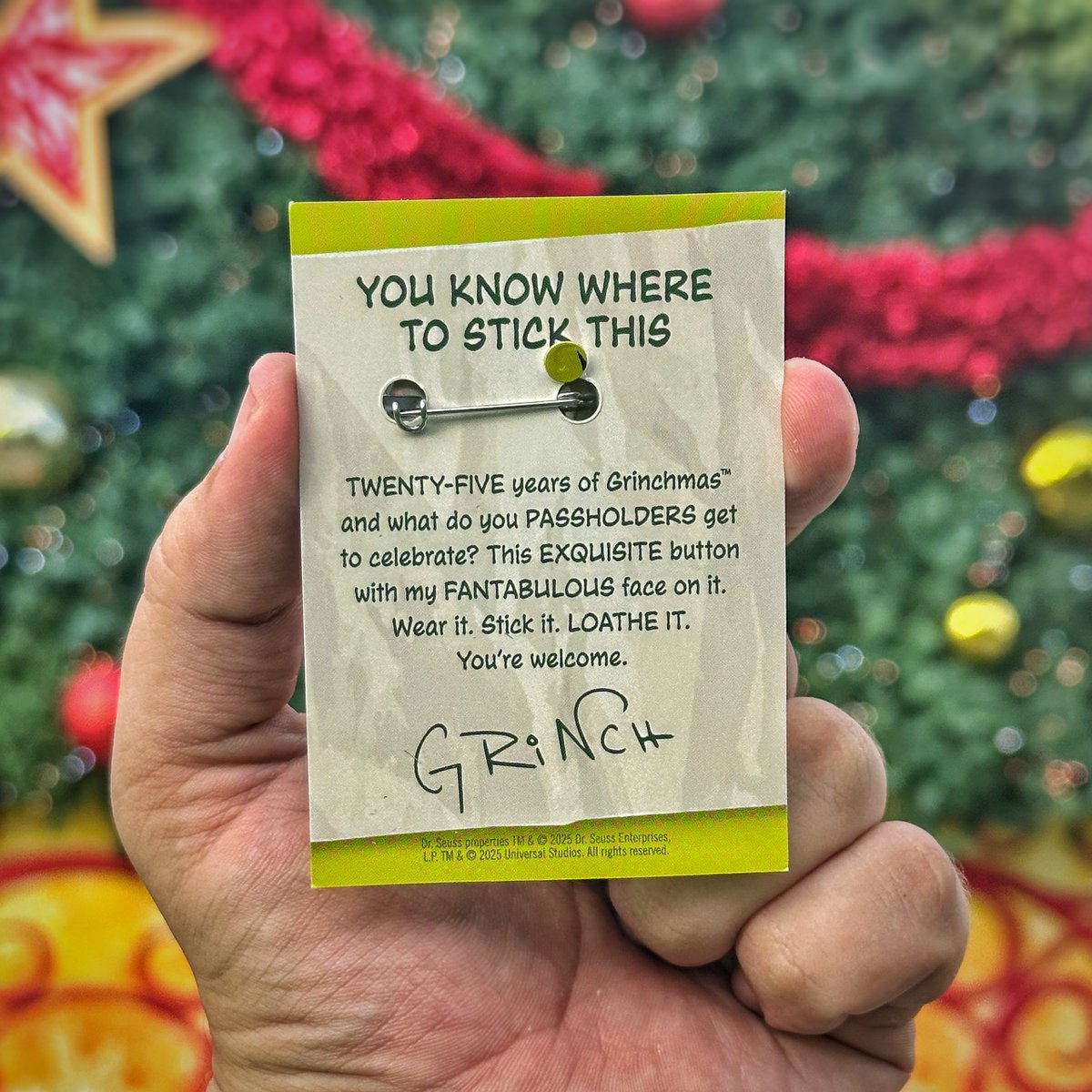 TuckBeck's tweet image. You’re a mean one, Mr. Grinch. You really are a heel! However, I love your exclusive UOAP Button, that just released at @UniversalORL this year! 🎄💚🎄
.
#UOAPButton #UniversalStudios
#UniversalStudiosBlogger #UOAP
#Grinchmas #TheGrinch 💚