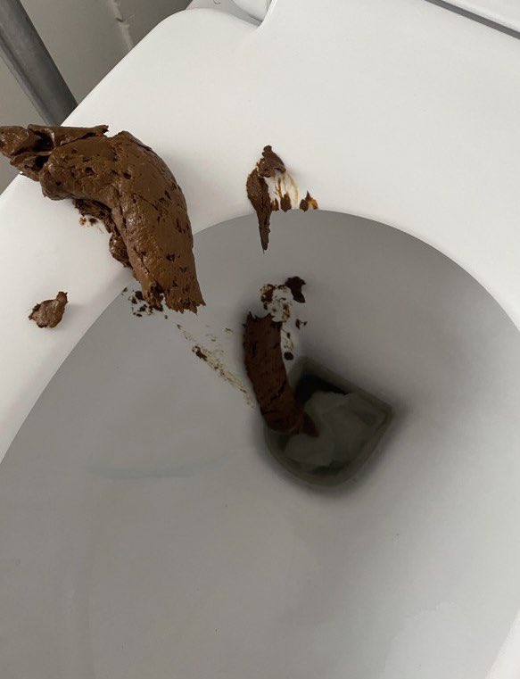 Mange Merde 💩🚽🐽 tweet media