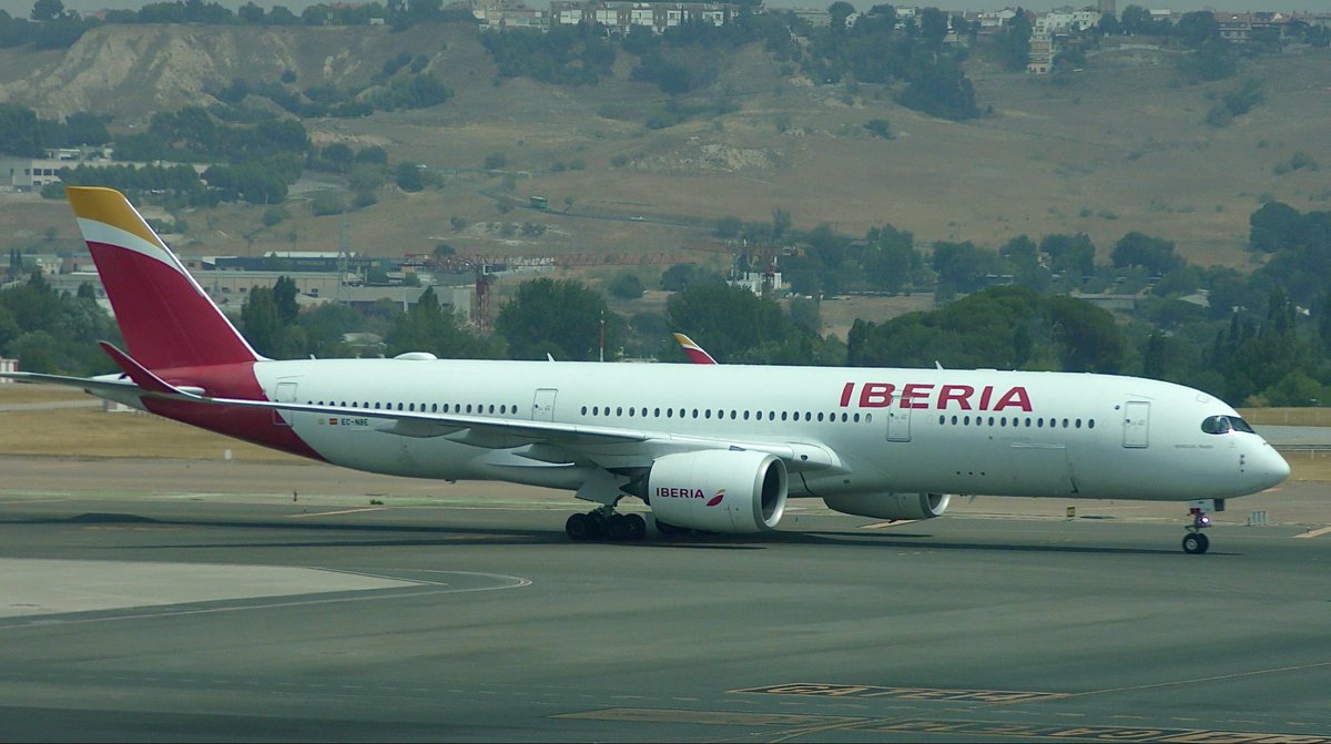 AidenRepollet's tweet image. EC-NBE (Museo Del Prado) 
@Iberia Airbus A350-941 
📍Aeropuerto Madrid #Barajas 

#avgeek