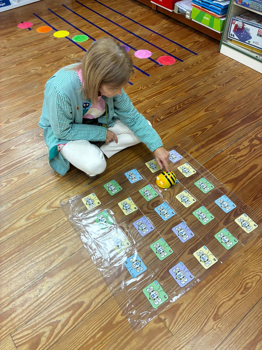 CFIE_CR's tweet image. Hoy en el @BajoCra continuamos explorando cómo la #robótica puede dinamizar la enseñanza, impulsar el aprendizaje e integrar la tecnología para desarrollar habilidades clave en el alumnado junto a Víctor Sánchez Mateos🚀💡🔧👩‍💻
#InnovaCyL
@educacyl
#TiCyL
#FormaciónCyL