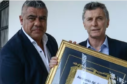 MaximilianLex4's tweet image. No tengo NADA que ver con el "Chiqui" Tapia ni con #AFA, pero imagino que toda esta movida es para instalar las $ociedades Anónima$ Deportiva$ #Macri, o me equivoco? #Argentina 🇦🇷