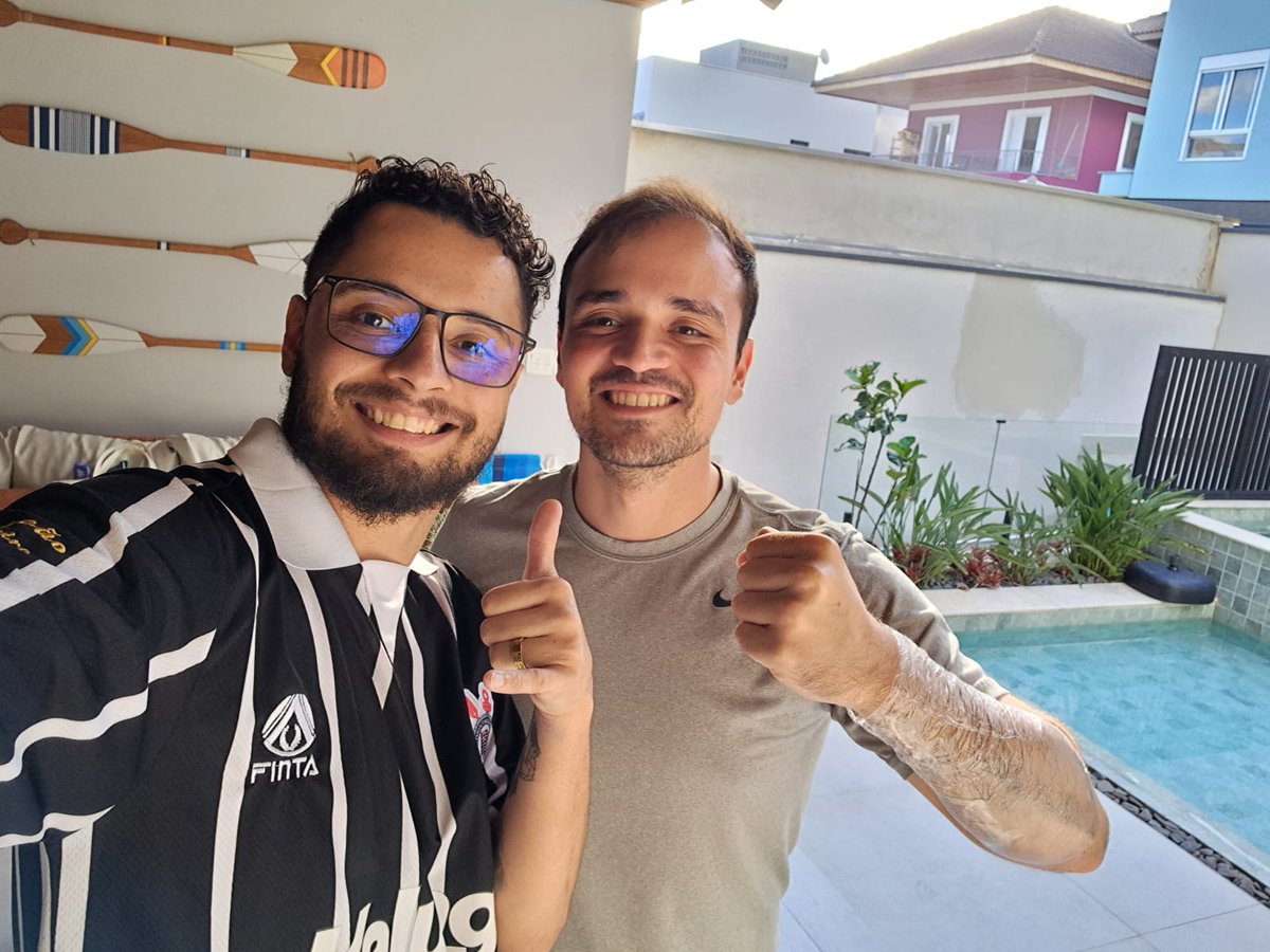 Gohao16's tweet photo. Grande parte das amizades que fiz, amizades que ficarão para a vida toda, são por conta da FGC, são por conta da minha paixão pelo street fighter.

Eu tinha que eternizar essa paixão de alguma forma.

Obrigado @den7ee pelo trampo sensacional! https://t.co/78UZm2sIXC