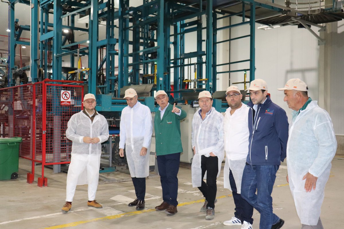 Hoy hemos recibido la visita del alcalde de San Pedro del Pinatar y parte de su equipo del <a href="/Ayto_Pinatar/">Ayuntamiento de San Pedro del Pinatar</a> .Un encuentro para compartir nuestro modelo de agricultura sostenible e innovadora, que impulsa el desarrollo del municipio. camposeven.com/es/blog/notici…