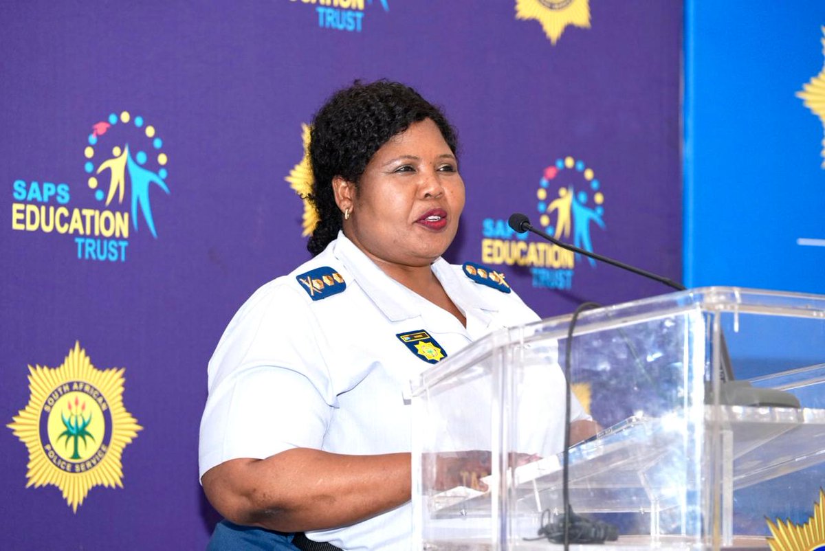 SAPoliceService's tweet image. #sapsHQ [SAPSET TERTIARY STUDENT LUNCHEON] Since its inception, the South African Police Service Education Trust (SAPSET) has raised more than R21 million towards the educational needs of more than 1718 children. 54 graduated with a diploma/degree and 146 have matriculated and…