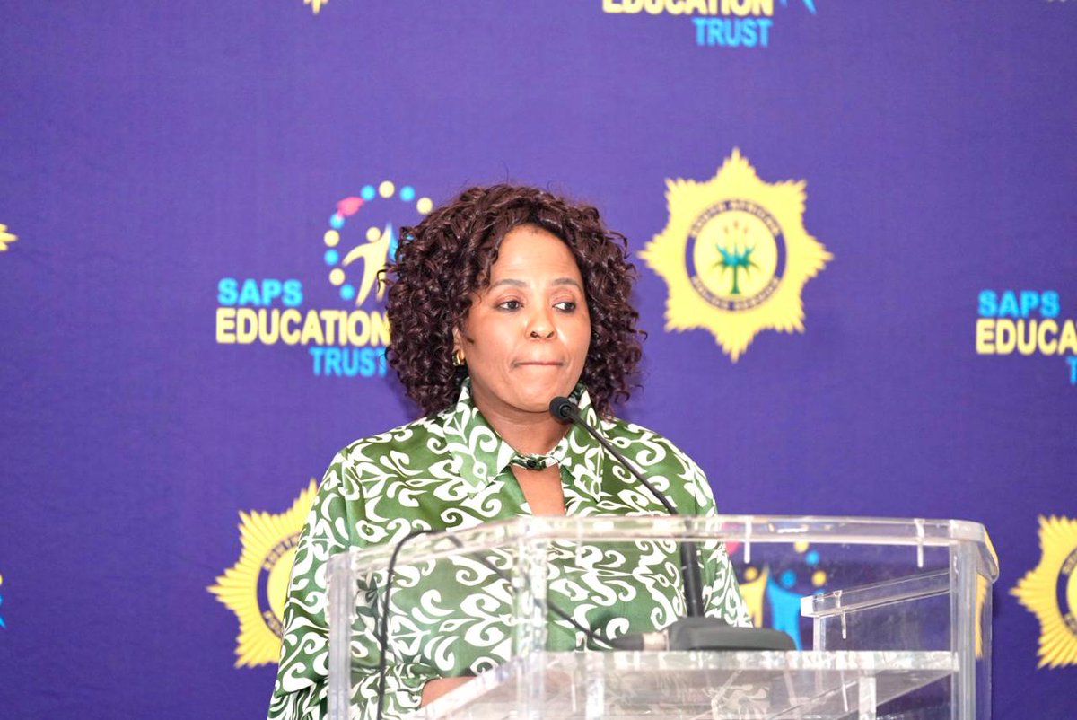SAPoliceService's tweet image. #sapsHQ [SAPSET TERTIARY STUDENT LUNCHEON] Since its inception, the South African Police Service Education Trust (SAPSET) has raised more than R21 million towards the educational needs of more than 1718 children. 54 graduated with a diploma/degree and 146 have matriculated and…