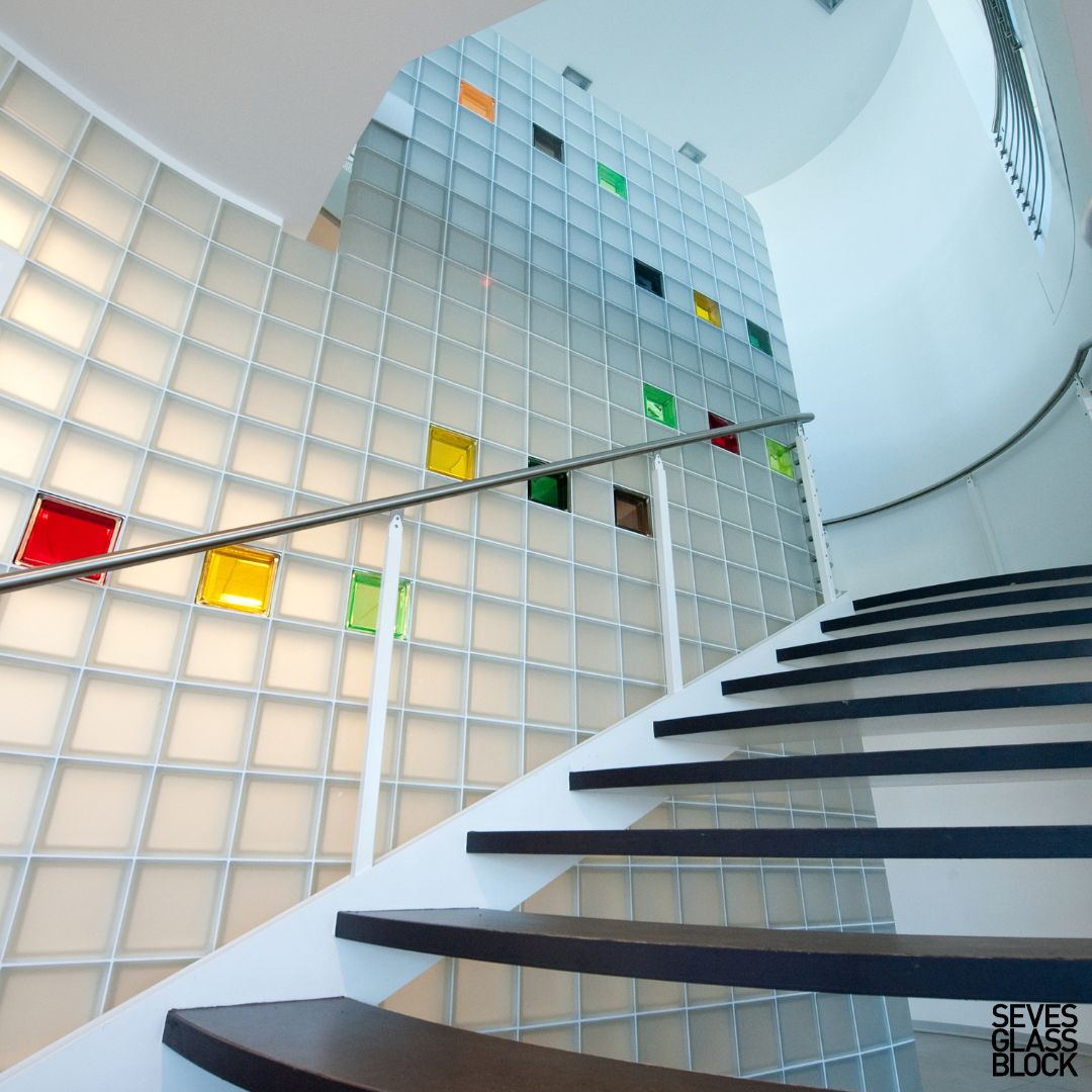 SevesGlassIncUS's tweet image. 🎨 Bring color and creativity to your midweek projects with the Mendini Collection. Perfect for feature walls, showers, or commercial spaces.

👉 Explore → bit.ly/4plXaVb

#Mendini #ColorfulDesign #GlassBlockArt #ArchitecturalInspo #InteriorDesign