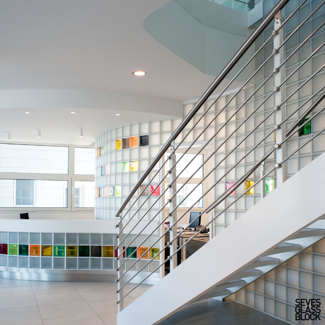 SevesGlassIncUS's tweet image. 🎨 Bring color and creativity to your midweek projects with the Mendini Collection. Perfect for feature walls, showers, or commercial spaces.

👉 Explore → bit.ly/4plXaVb

#Mendini #ColorfulDesign #GlassBlockArt #ArchitecturalInspo #InteriorDesign