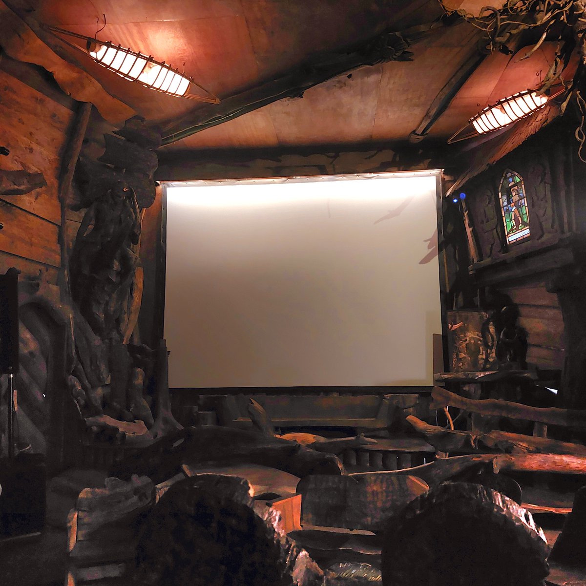 o_li_si's tweet image. an entirely wooden, handcarved cinema inside a galleon. 

Ili-Likha Artists&apos; Village, Baguio City, Philippines
