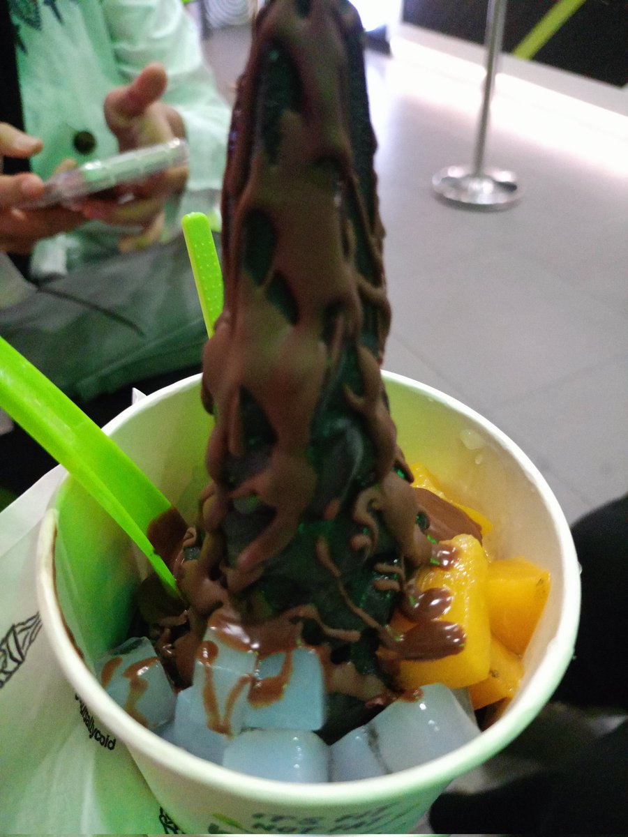 syaa•' tweet media