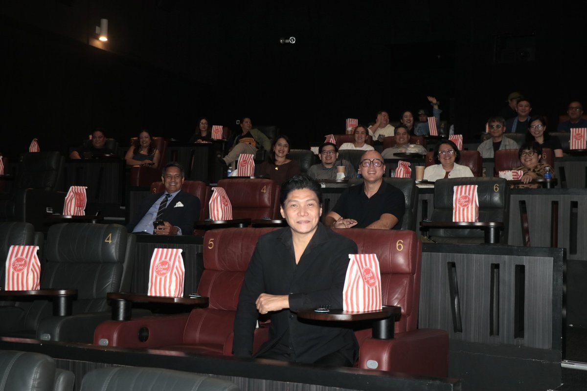 VIVA_Films's tweet photo. LOOK: The PODIUM lights up for the #SalvagelandMovie block screening! Don't miss SALVAGELAND today. Directed by Lino S. Cayetano. NOW SHOWING IN CINEMAS NATIONWIDE!
#Salvageland https://t.co/62P0QYOe9G