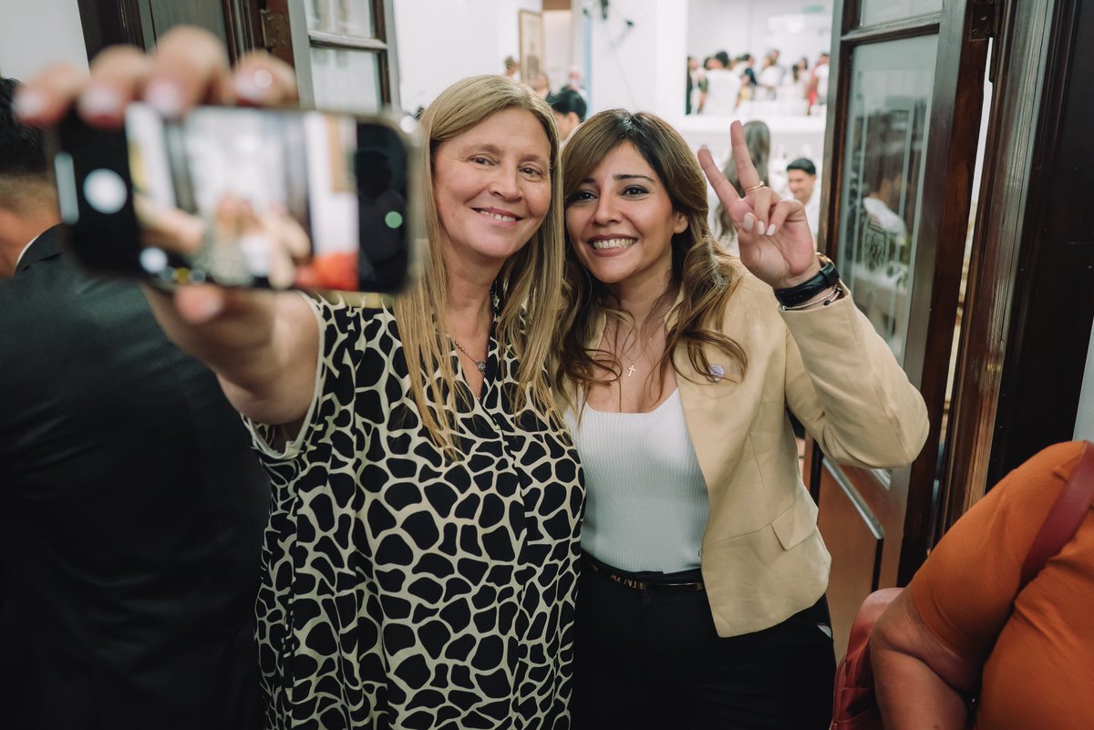 Compromiso renovado, con la misma fuerza y convicción. Trabajo y equipo, siempre serán la clave para responder al mandato que me confirió el pueblo de La Rioja. 

Con lealtad y gratitud, con la razón y el corazón!

♥️ G r a c i a s