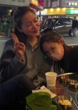 chobomseulrene's tweet image. YERI AND TWICE&apos;S NAYEON WENT OUT TODAY!!!!