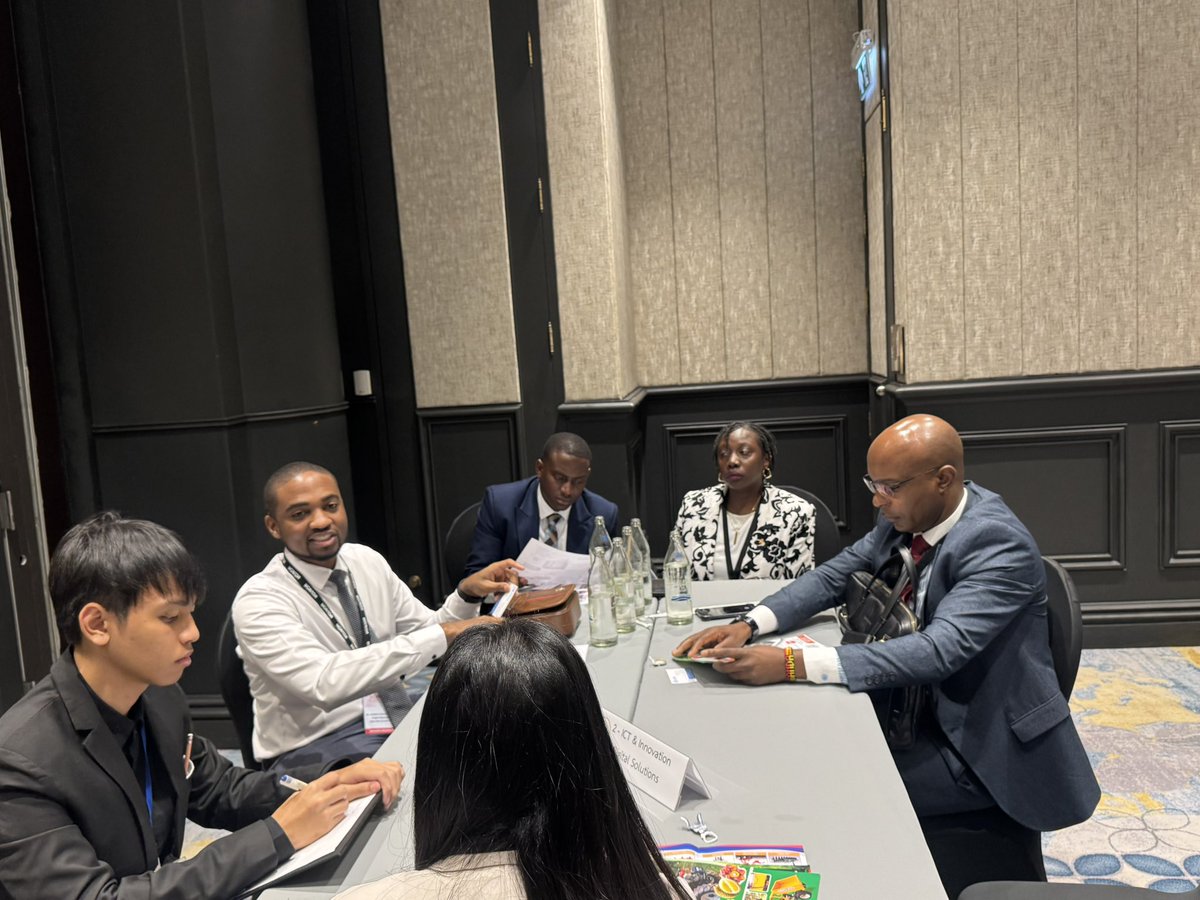 MoICT_Ug's tweet image. On the sidelines of the #UgandaThailandForum B2B meetings, @MoICT_Ug, together with Ugandan ICT companies, engaged with various IT firms to explore potential areas of collaboration, including ICT innovation, AI, and Cybersecurity