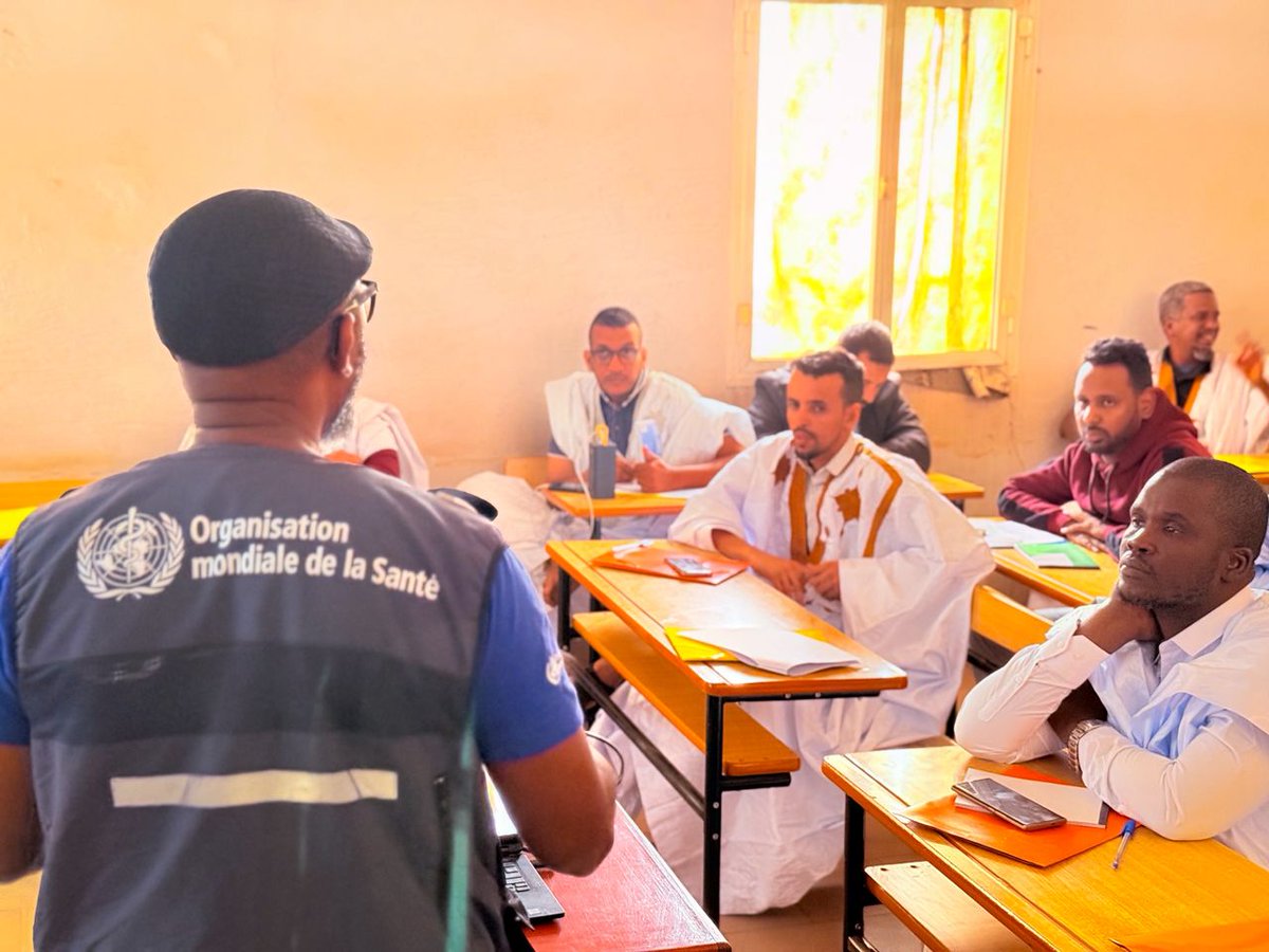OMS_Mauritanie's tweet photo. À Kiffa &amp; Aleg🇲🇷, 60 professionnels de #Santé des régions Hodh El Chargui, Hodh El Gharbi, Assaba, Tagant, Trarza &amp; Brakna renforcent leurs capacités aux côtés de l’OMS et @MSMauritanie  pour mieux prévenir la diphtérie, la Fièvre de la Vallée du Rift &amp; la dengue. #SantéPublique https://t.co/4XVgXHZu1F