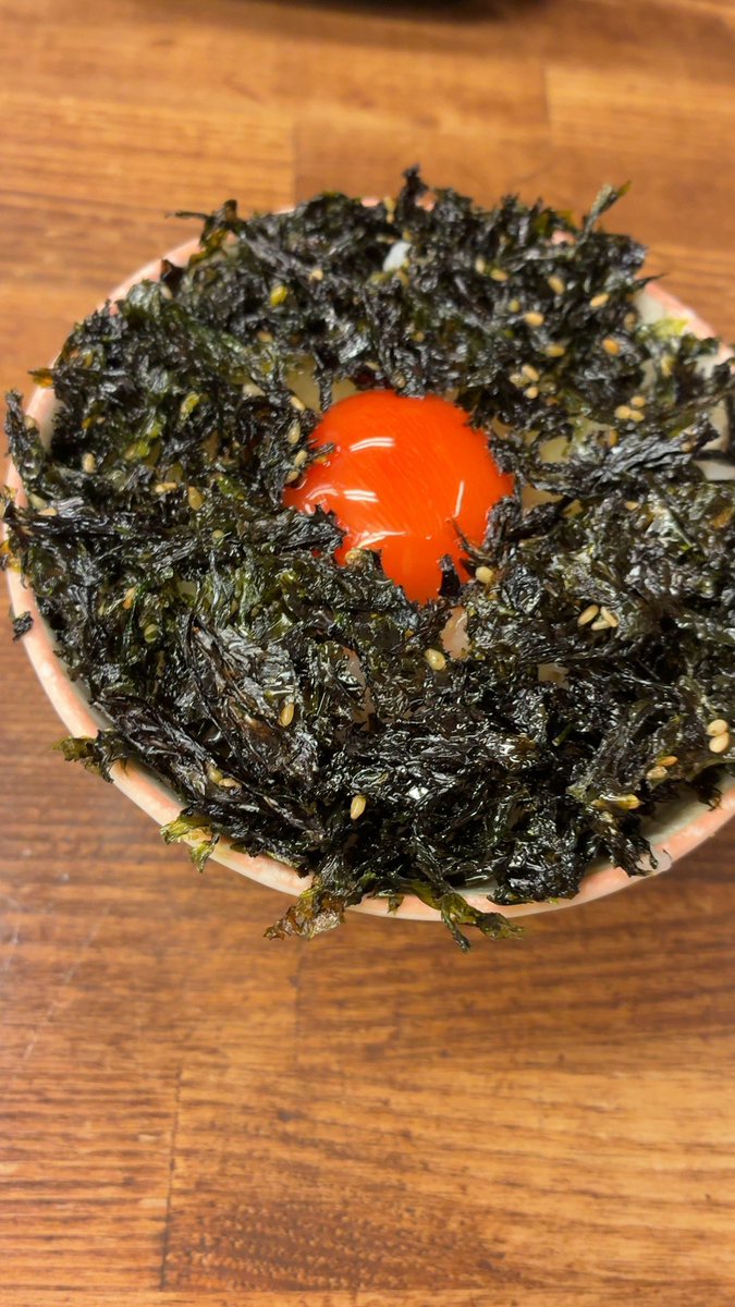 衣はサクッ、中はジューシー。
素材の味をしっかり感じるうまさで大満足！
串カツ さくら、安定のクオリティです。
おか
#串カツさくら #食べ歩き大阪 #グルメ巡り