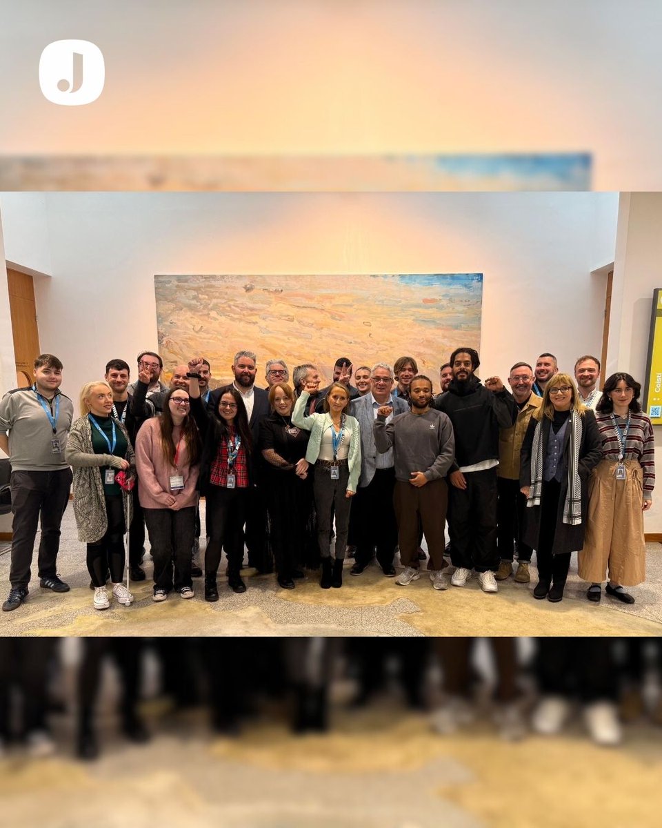 thejournal_ie's tweet image. Controversial punk-rap duo Bob Vylan paid a visit to Leinster House today for a tour of the parliament building and a meeting with pro-Palestinian TDs and Senators.

They were invited to visit Dáil Éireann by Sinn Féin TD Eoin Ó Broin ahead of their Vicar Street gig.