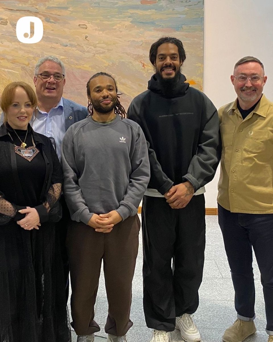 thejournal_ie's tweet image. Controversial punk-rap duo Bob Vylan paid a visit to Leinster House today for a tour of the parliament building and a meeting with pro-Palestinian TDs and Senators.

They were invited to visit Dáil Éireann by Sinn Féin TD Eoin Ó Broin ahead of their Vicar Street gig.