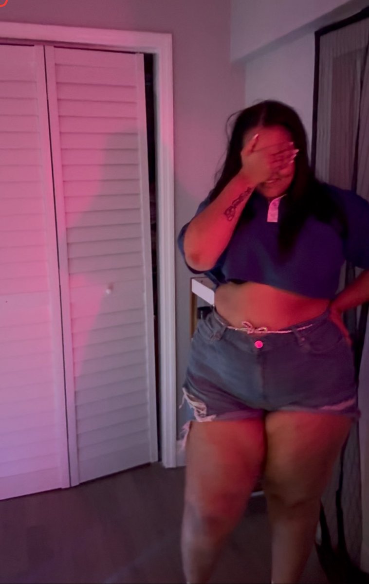 valenbernaal's tweet image. 286lbs vs 205lbs 🫡 still going at it