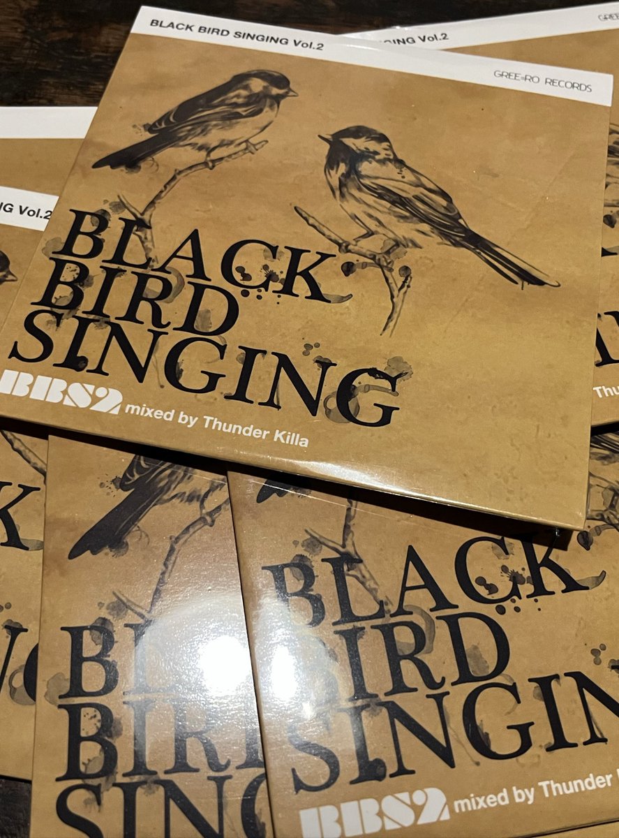 thunderkilla's tweet image. こんどの日曜、ひさびさに富山におじゃましますよ。チンさんのグリーロレコードさんから出してるMIX CDシリーズ↓の３枚目を作りに行きます。とは言えガチガチなレコーディングじゃなくお店の営業中にBGMも兼ねて、だから近所の人は冷やかしに来て下さい。