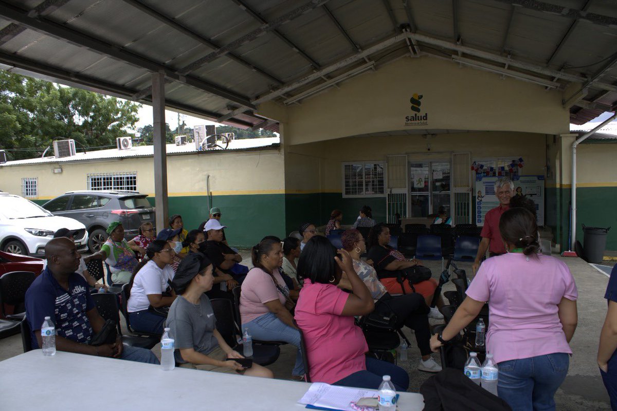 MINSAPma's tweet photo. #SanMiguelito | Capacitamos a más de 40 manipuladores de alimentos en Torrijos Carter para fortalecer la inocuidad y buenas prácticas de manufactura, protegiendo la salud de la comunidad y asegurando alimentos seguros en los establecimientos. #MinsaPanamá https://t.co/H6AzagIqiW