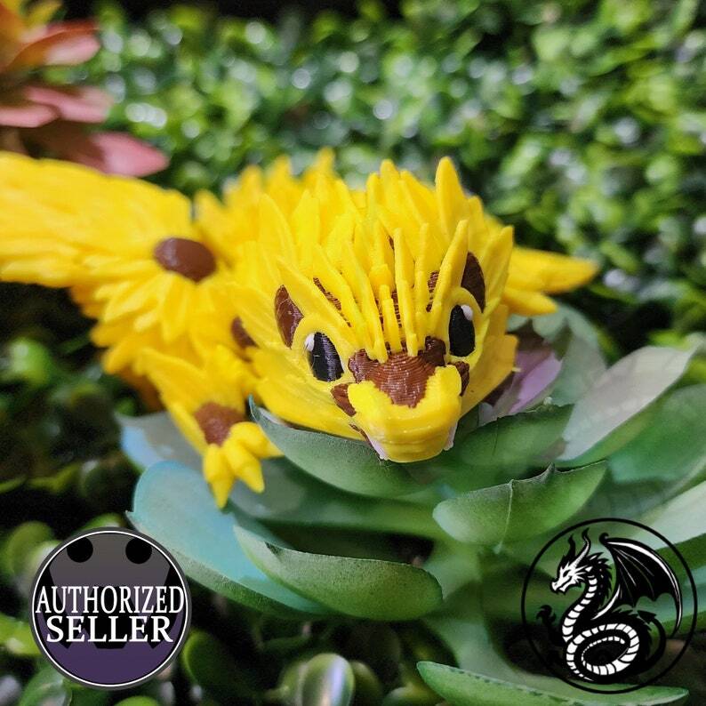 Bring a little sun shine home with this bright baby sunflower dragon. ift.tt/Bh6DwUz
#3dprinted #dragon #flower #smallbusiness