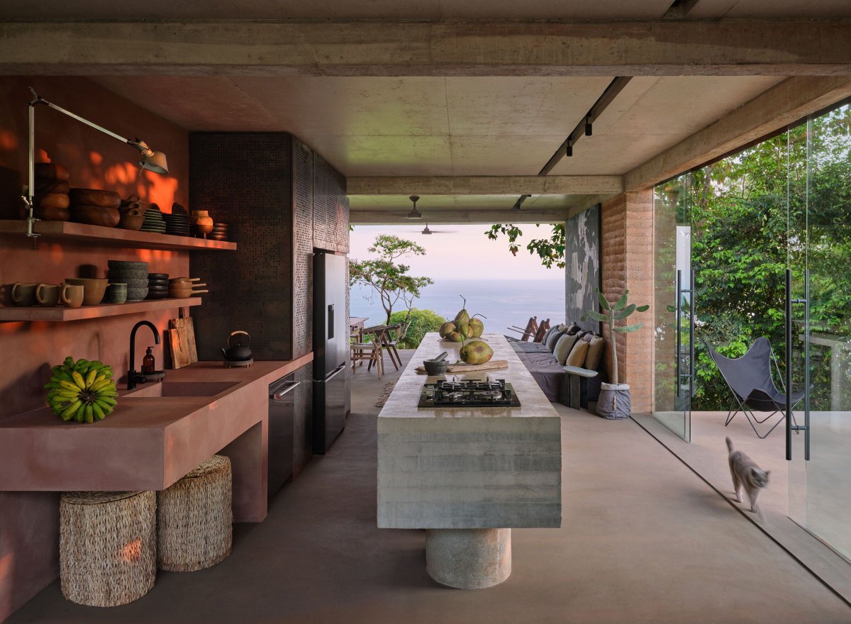 Archello's tweet image. Studio House by Formafatal uses rammed earth, COR-TEN steel, and exposed concrete to anchor the home into its sloped Costa Rican terrain.
archello.com/project/studio… 

#CraftedArchitecture #RammedEarth #MaterialHonesty