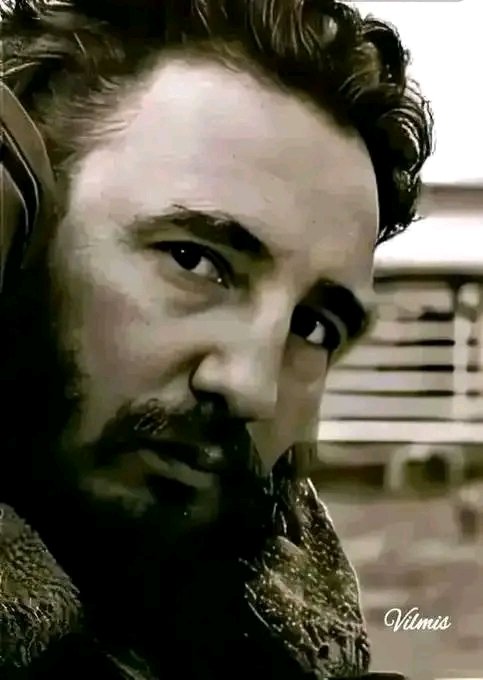 Con motivo del fallecimiento de nuestro Comandante en Jefe de la Revolución Cubana 🇨🇺, Fidel Castro Ruz, el Consejo de Estado de la República de Cuba declara nueve días de Duelo Nacional. 

#FidelPorSiempre
#100AñosConFidel