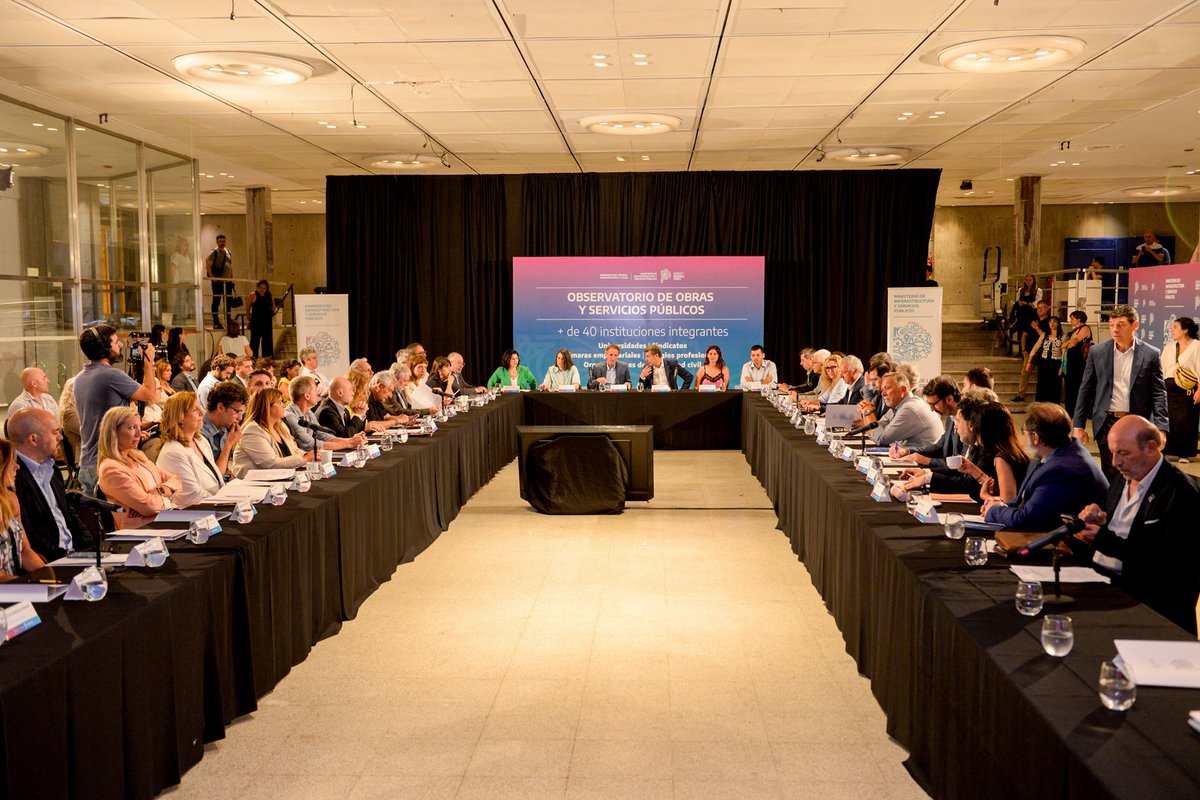 Hoy compartimos la última jornada del Observatorio de Obras y Servicios Públicos de PBA, una plenaria para repasar los resultados y los logros de este año gracias al aporte de las más de 40 instituciones que lo integran.

Este es un espacio que nos permite mejorar la manera de