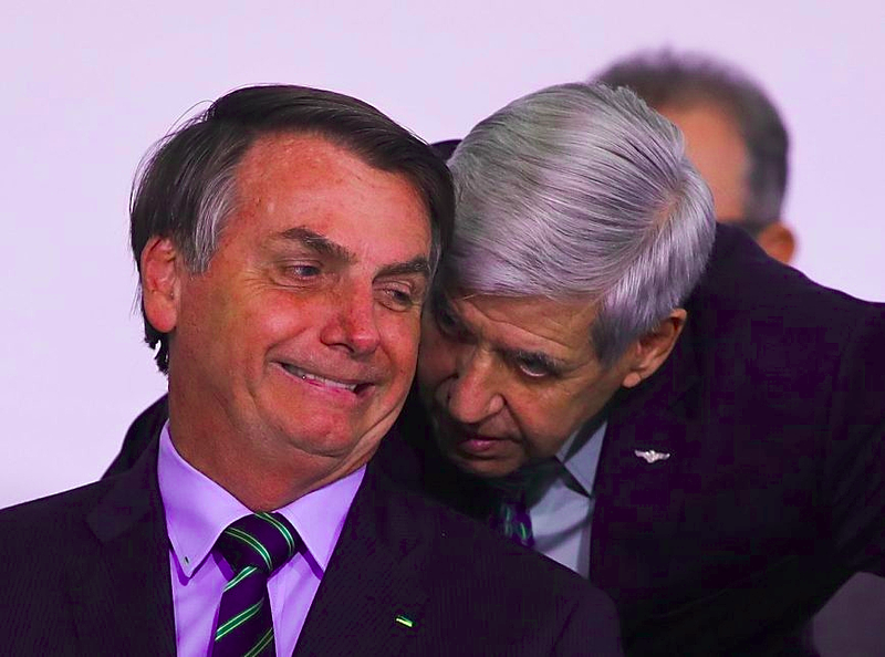 Gen. Heleno, subalterno do golpista Silvio Frota e carniceiro de Citè Soleil no Haiti ao massacrar sessenta favelaos, está preso com Braga Netto, cúmplice dos assassinos de Marielle e Anderson.