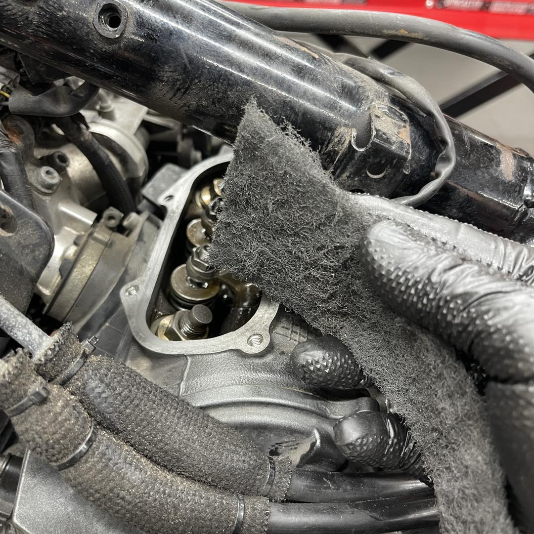 Just to be clear, the “Two fingered method” was my use of the cleaning pad