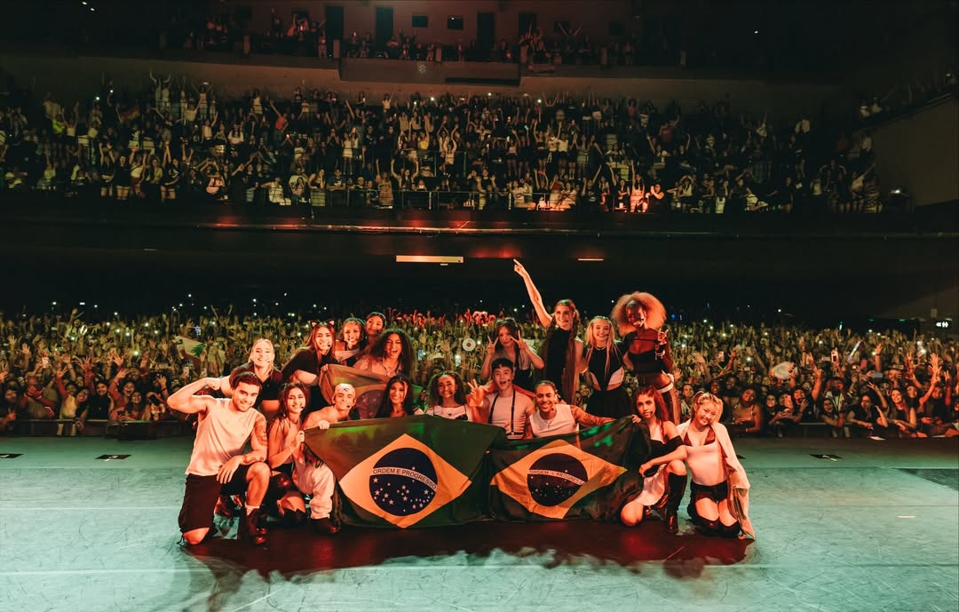 chicuelistan's tweet photo. this tour brought 12/14 of the original members back together ❤️‍🩹 

#NowOrNeverTour https://t.co/GzckRVe4nc