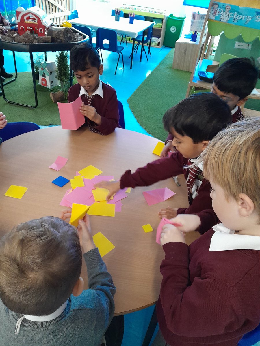 ReceptionBh's tweet image. Manipulating shapes with 4 sides. We folding squares in half and I made a rectangle. @busheyheathjm #busheyheathmaths