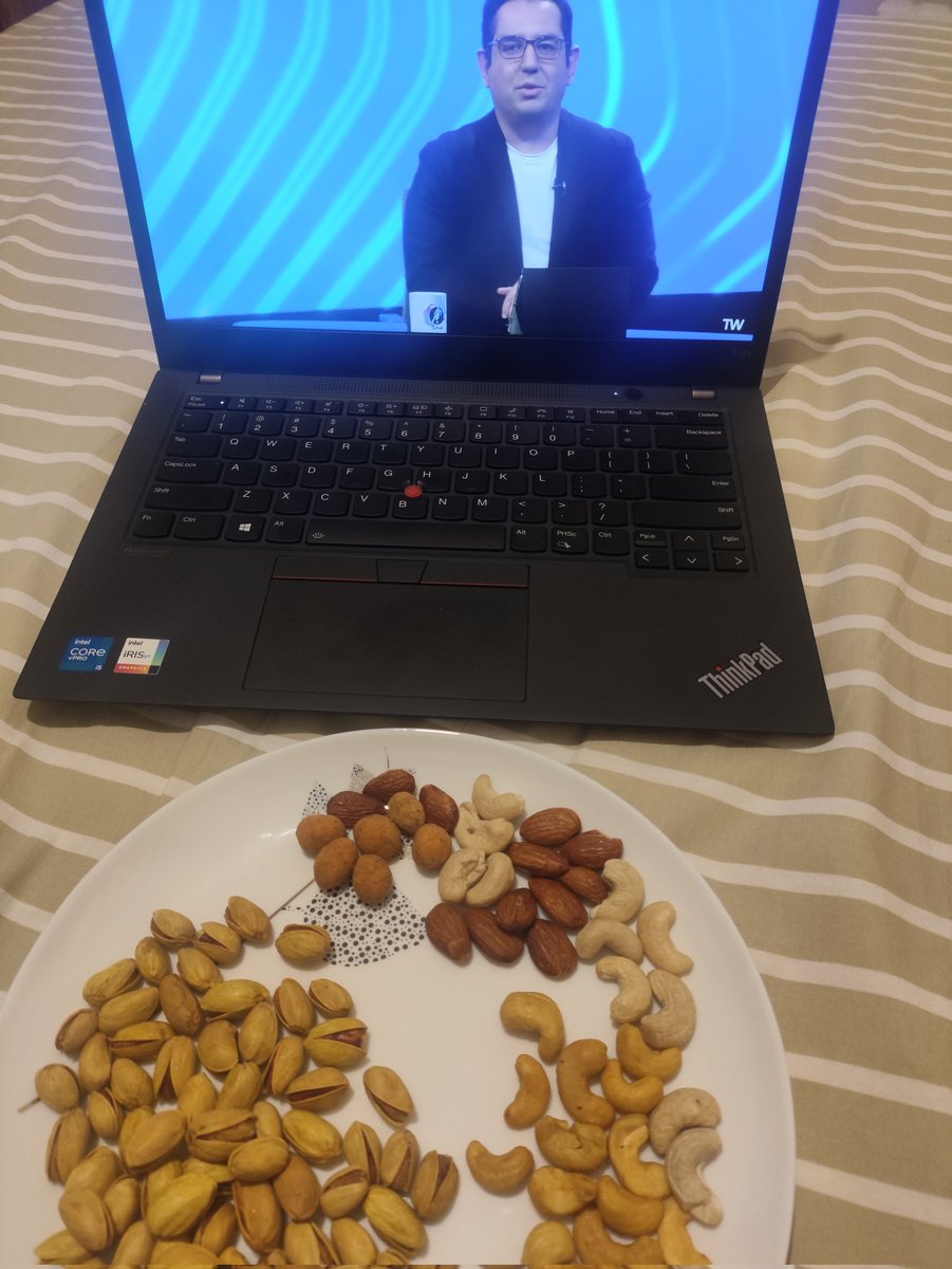 sh_rssr's tweet image. امیدوارم تیم محبوبم ببره🕯️🌟🌟💙