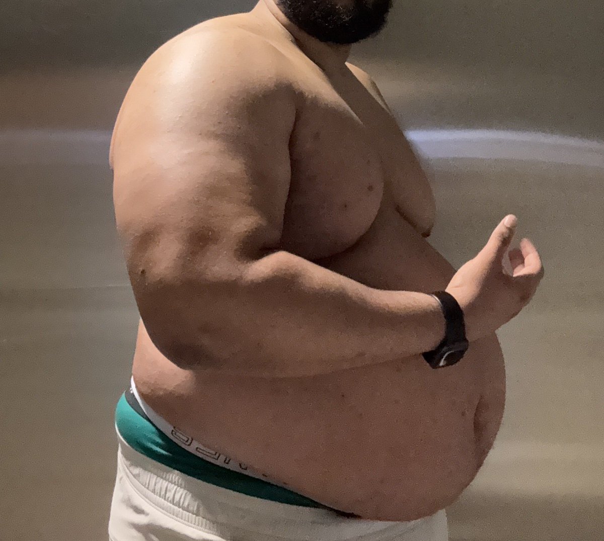 I bet seeing my alpha belly makes u weak