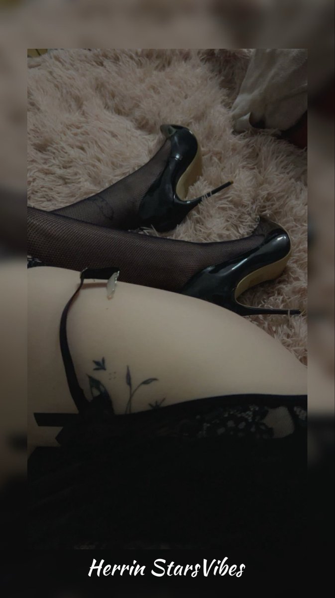 Allein mein Anblick bringt dich schon völlig aus dem Konzept  und ich genieße jede Sekunde davon 🔥 

#finsub #findom #herrin #femdom