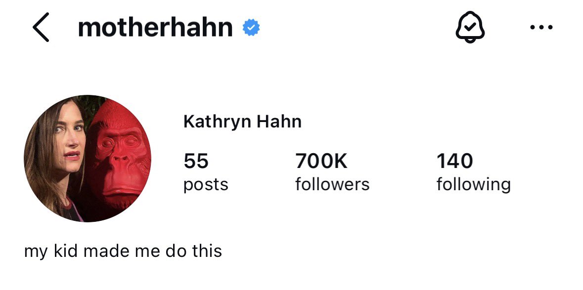 hahnupdates's tweet image. motherhahn hit 700k followers!