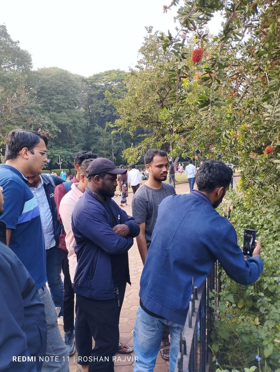 XFCPune's tweet image. Another amazing meetup with the #XFCPune family!📸
Our Photo Walk turned into a hands-on workshop where fans learned to control Pro Mode, frame better shots, try long exposure &amp;amp; freeze motion.

Thanks to everyone who joined &amp;amp; made this meetup special 🧡

#XiaomiIndia #RedmiIndia