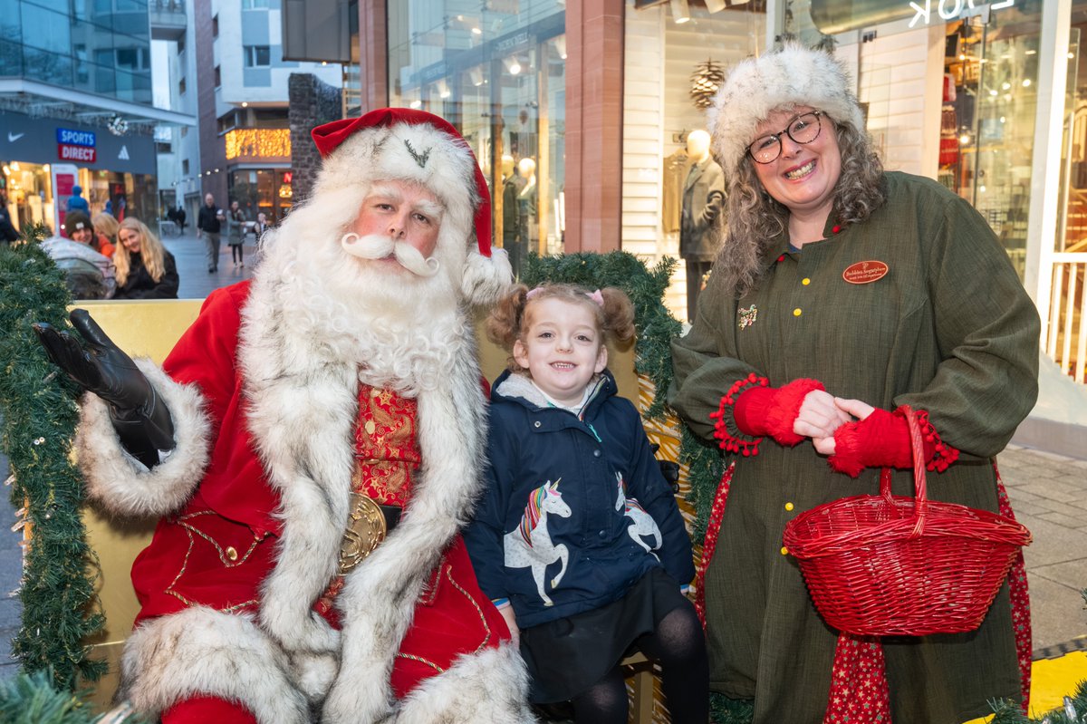 Santa Sundays return on Sunday 🎅

Every Sunday until the big day, Santa will be in his golden sleigh under the glass canopy from 10:30am - 4:30pm. 

Families will be able to meet Santa for a donation of £2.50 to our Charity of the Year, <a href="/VranchHouse/">Vranch House School and Centre</a>.

#Princesshay #Exeter