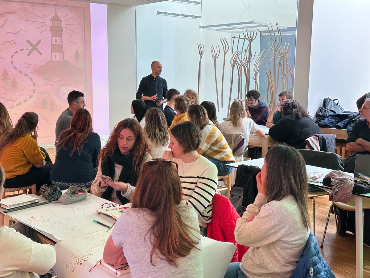 InnovacioE's tweet image. El #PAcTE  és un programa que ens ajuda a:
🧭 tenir direcció,
🌱 actuar amb sentit,
📈 millorar informats en les evidències,
🤝 i fer-ho plegats.
Ahir ho vam tornar a veure clar.