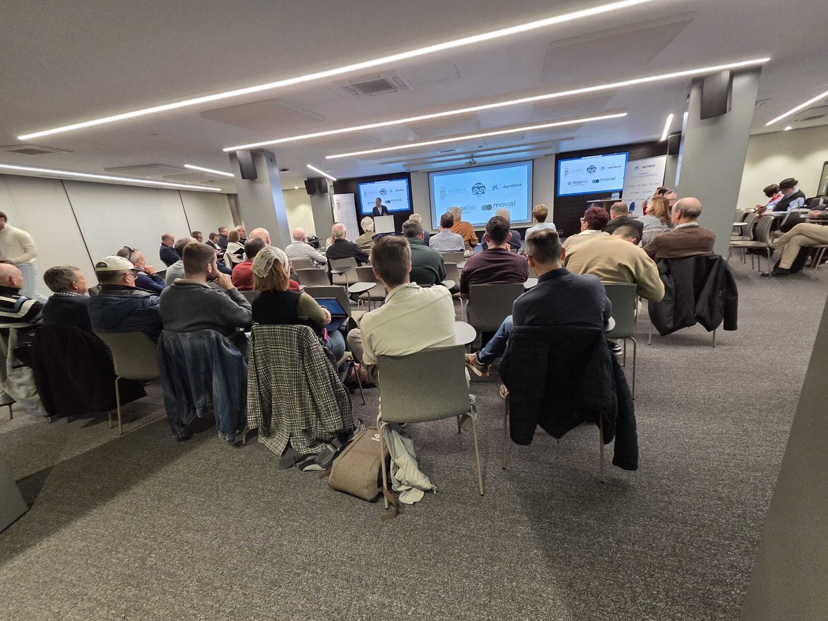 RegaberSA's tweet photo. Regaber patrocinó ayer la Jornada sobre regadío tradicional valenciano, un foro organizado por FECOREVA y la Universitat de València para analizar los sistemas históricos de riego, su eficiencia, su integración en la agricultura actual y su papel en la gestión sostenible del agua https://t.co/JroAZyIdah