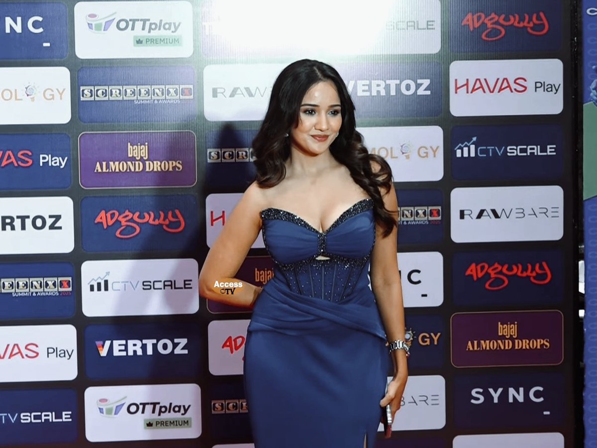 AnishaS_tweets's tweet image. Well deserved! Here&apos;s to many more awards to come! ❤️✨

{#AshiSingh • #AshiAsAfreen • #FirstCopyS2}