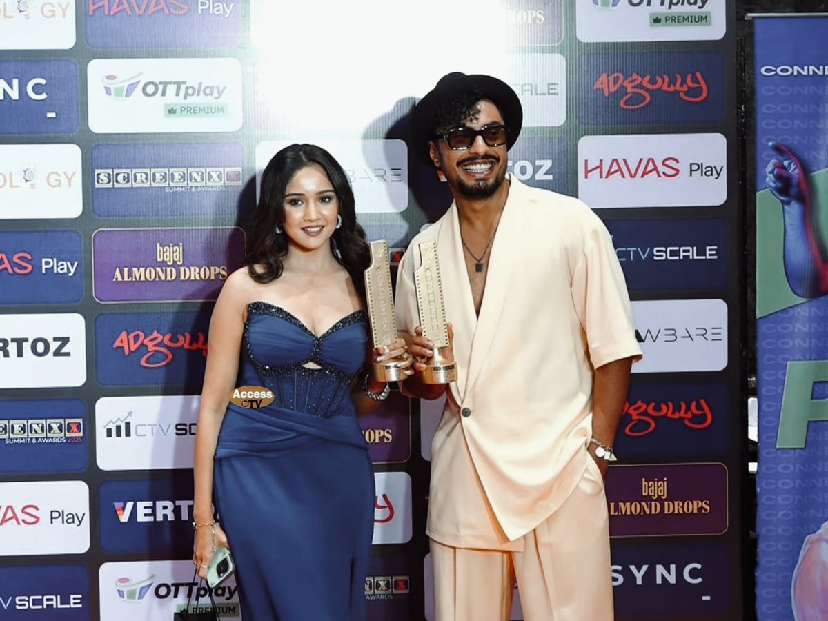 AnishaS_tweets's tweet image. Well deserved! Here&apos;s to many more awards to come! ❤️✨

{#AshiSingh • #AshiAsAfreen • #FirstCopyS2}