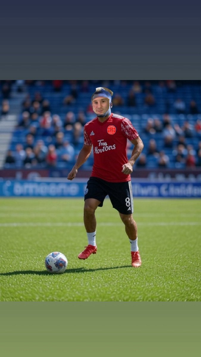 Je fais de mon mieux pour porter mon équipe du <a href="/PalindrusUnited/">PALINDRUS UNITED FC ❤️🤍</a> et faire un match digne de ce nom face à Liverpool (1-0)

Il reste 15mn et nous allons tout faire pour préserver cet avantage ⚔️#PUFC