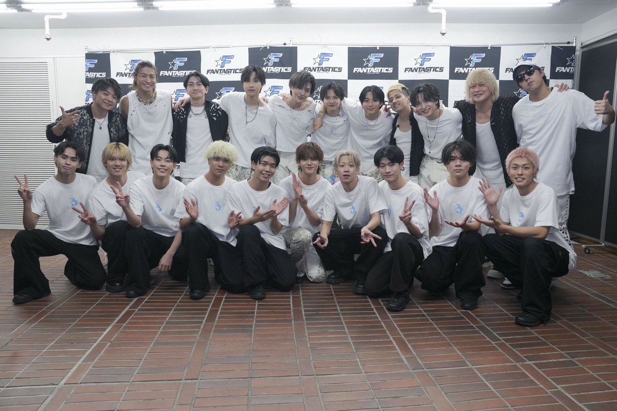 hidekeyboards's tweet photo. 𝙵𝙰𝙽𝚃𝙰𝚂𝚃𝙸𝙲𝚂 𝙻𝙸𝚅𝙴 𝚃𝙾𝚄𝚁 𝟸𝟶𝟸𝟻
 "𝙱𝚄𝚃𝚃𝙴𝚁𝙵𝙻𝚈 𝙴𝙵𝙵𝙴𝙲𝚃"  
-𝙵𝙻𝚈 𝚆𝙸𝚃𝙷 𝚈𝙾𝚄-

兵庫公演@神戸ワールド記念ホール DAY1

#FANTASTICS
#FLYWITHYOU #BE_FNT https://t.co/yFPDDtunHc