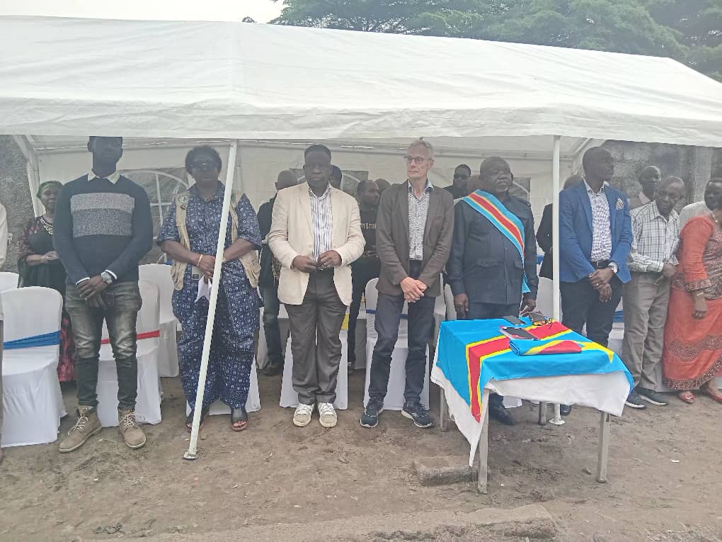 acprdcongo's tweet image. #RDC : deux nouveaux bureaux destinés aux quartiers #Loeka et #Dondo à #Matete, une commune du centre de #Kinshasa, en République démocratique du Congo ont été inaugurés mercredi, par l'autorité municipale lors d'une cérémonie organisée dans le cadre du partenariat décentralisé